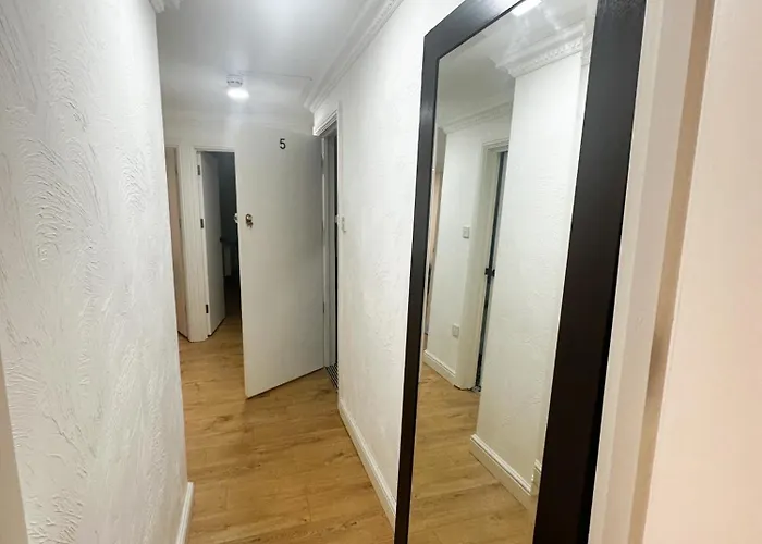 Flat 4, Stay In Aldgate